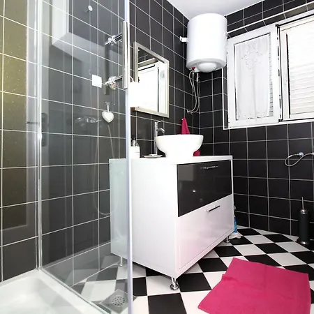 3 Bedroom Apartment With Pool In Tisno Exterior photo