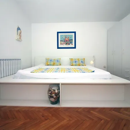 3 Bedroom Apartment With Pool In Tisno Exterior photo