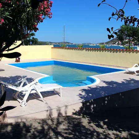 3 Bedroom Apartment with Pool in Tisno Buitenkant foto