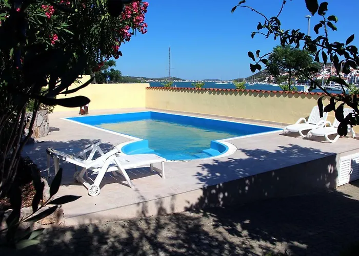 3 Bedroom Apartment With Pool In Tisno