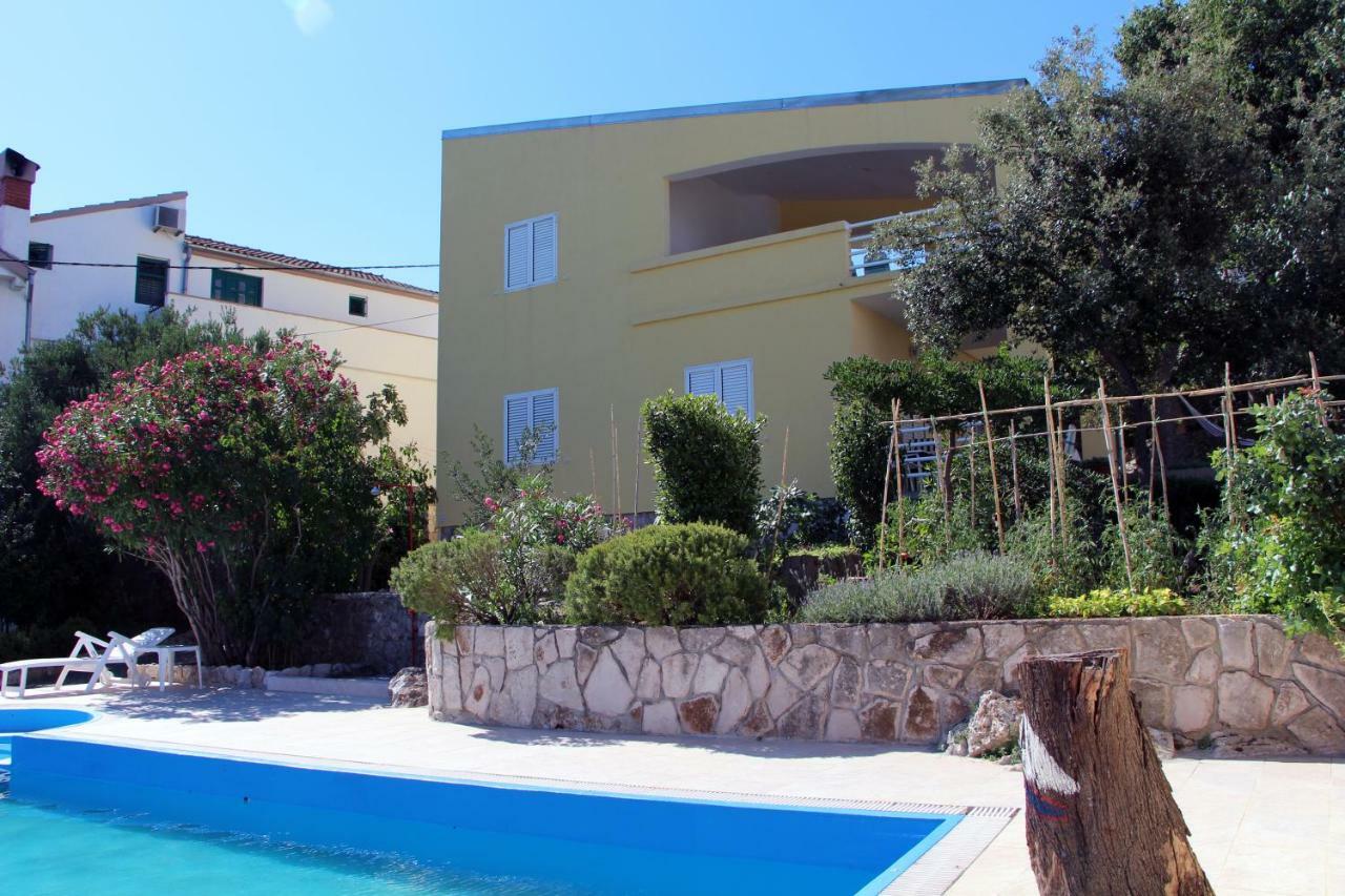 Apartment 3 Bedroom With Pool In *