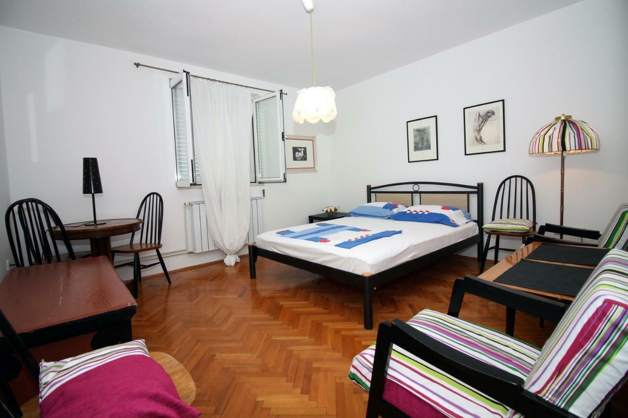 3 Bedroom With Pool In Apartment