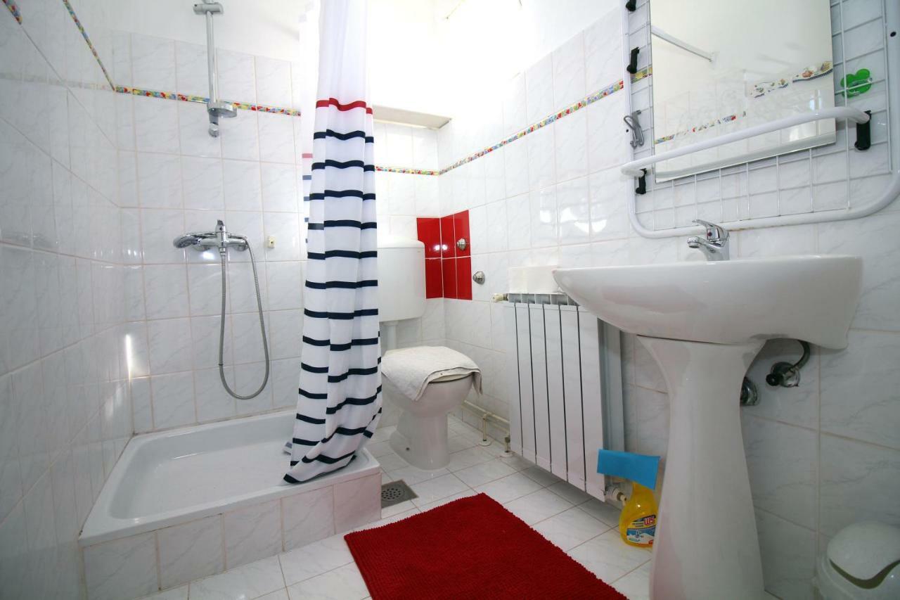 3 Bedroom With Pool In Tisno