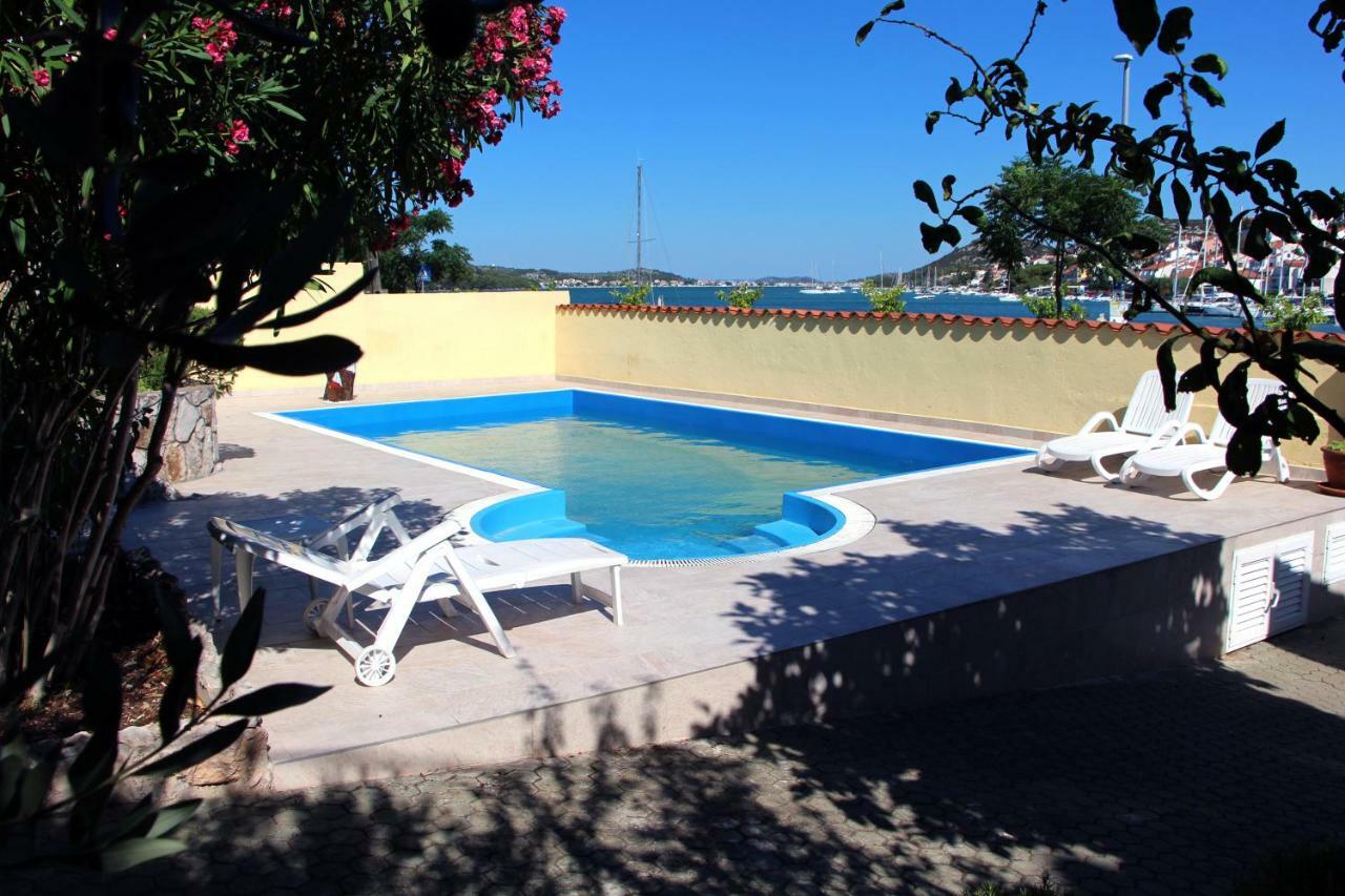Apartment 3 Bedroom With Pool In