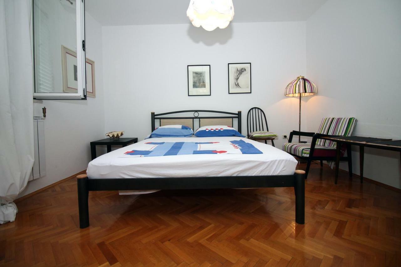 Apartment 3 Bedroom With Pool In